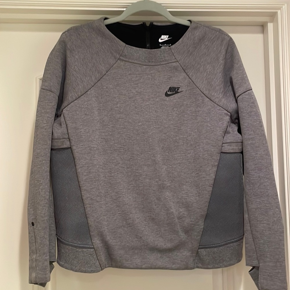 Nike Women’s Tech Fleece Crew Mesh Medium